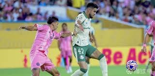 康宁汉姆在活塞12连胜期间，场均贡献30+10+5